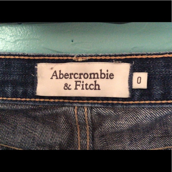 🔥 Abercrombie and Fitch Ripped Shorts! 🔥 - Picture 3 of 3